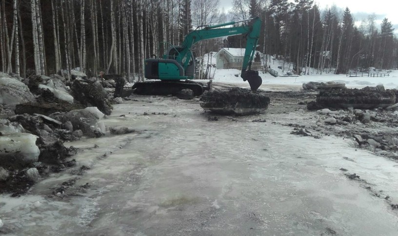 Rannan-ruoppaus-kaivurilla